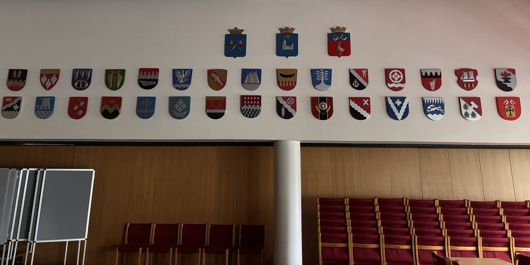 Coats of arms of ceded Karelian municipalities, Karjalatalo, Helsinki